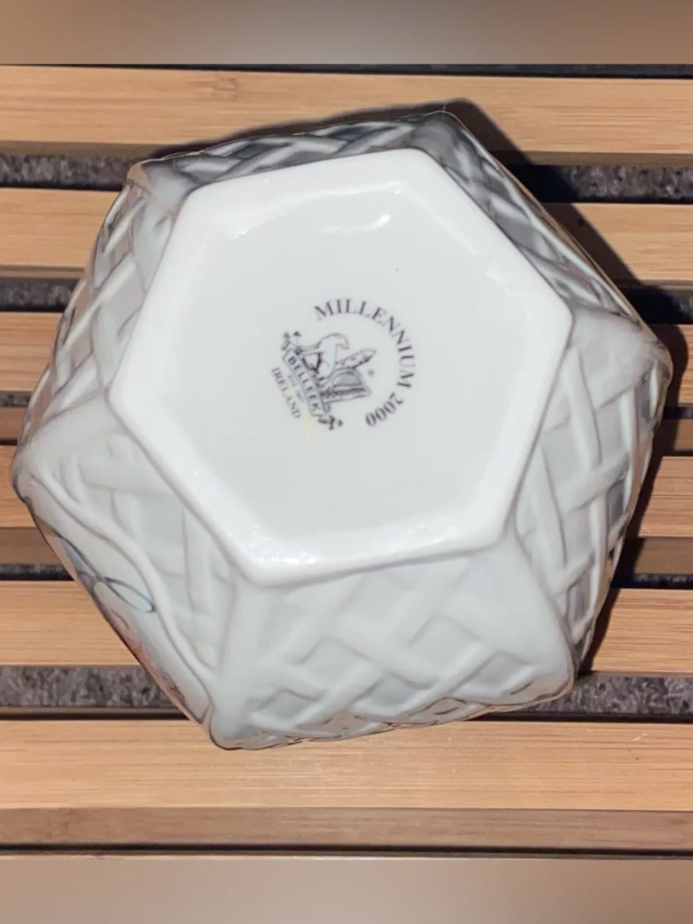 Belleek Vintage☘️Irish Vase Dated Y2K White Ceramic Vase w/Lattice & Pink Lilies